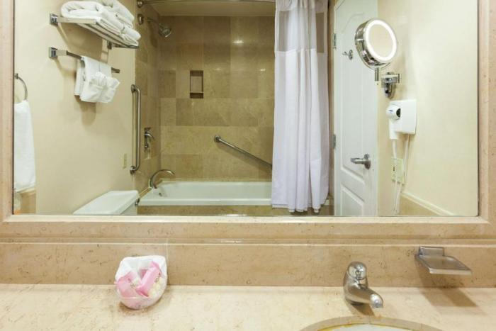Best Western Plus Nuevo Laredo Inn & Suites الغرفة الصورة