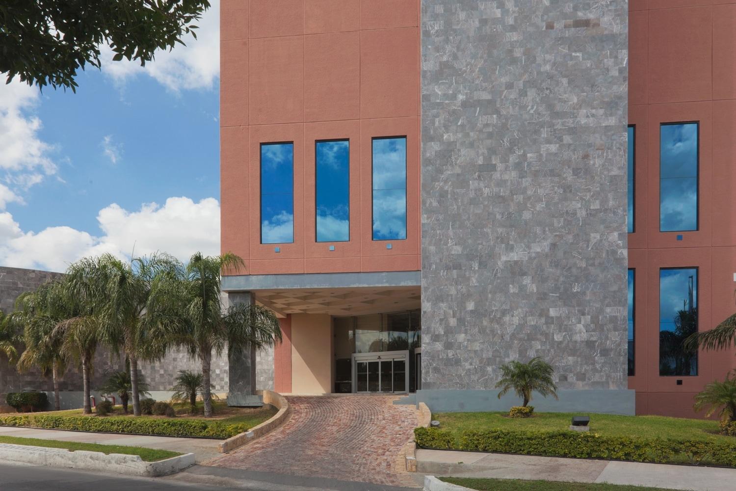 Best Western Plus Nuevo Laredo Inn & Suites المظهر الخارجي الصورة